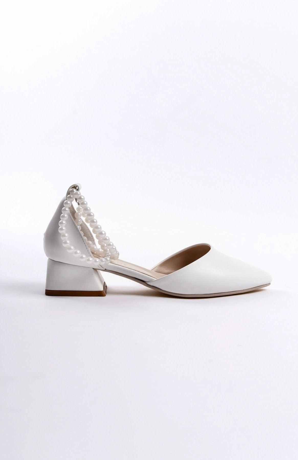 Agnetha | White Low Heels with Pearls