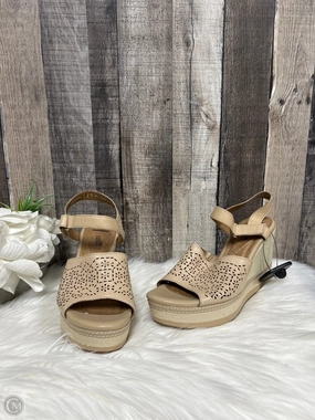 Sandals Heels Wedge By Clarks In Beige, Size: 8