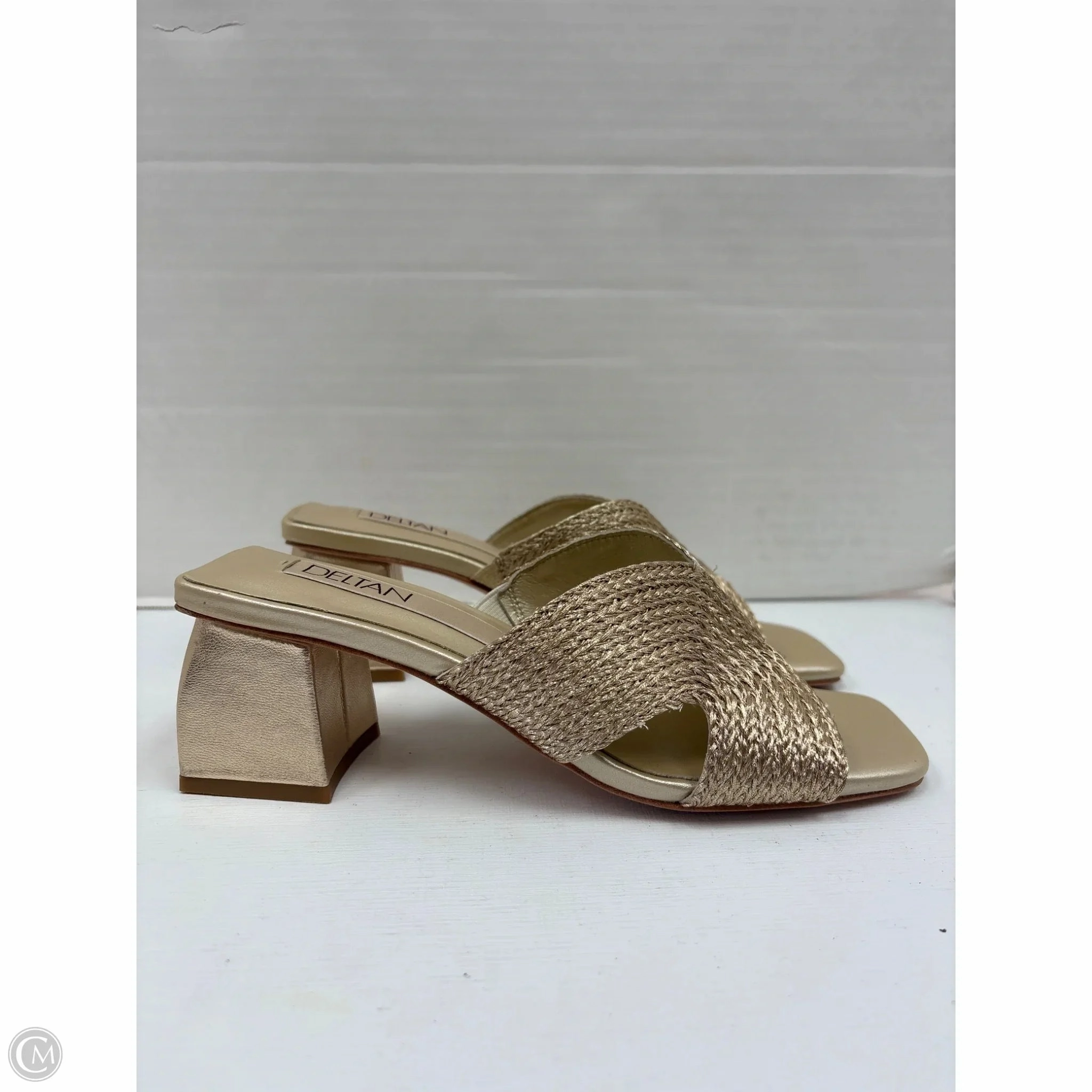 Shoes Heels Block By Clothes Mentor In Gold, Size: 6.5
