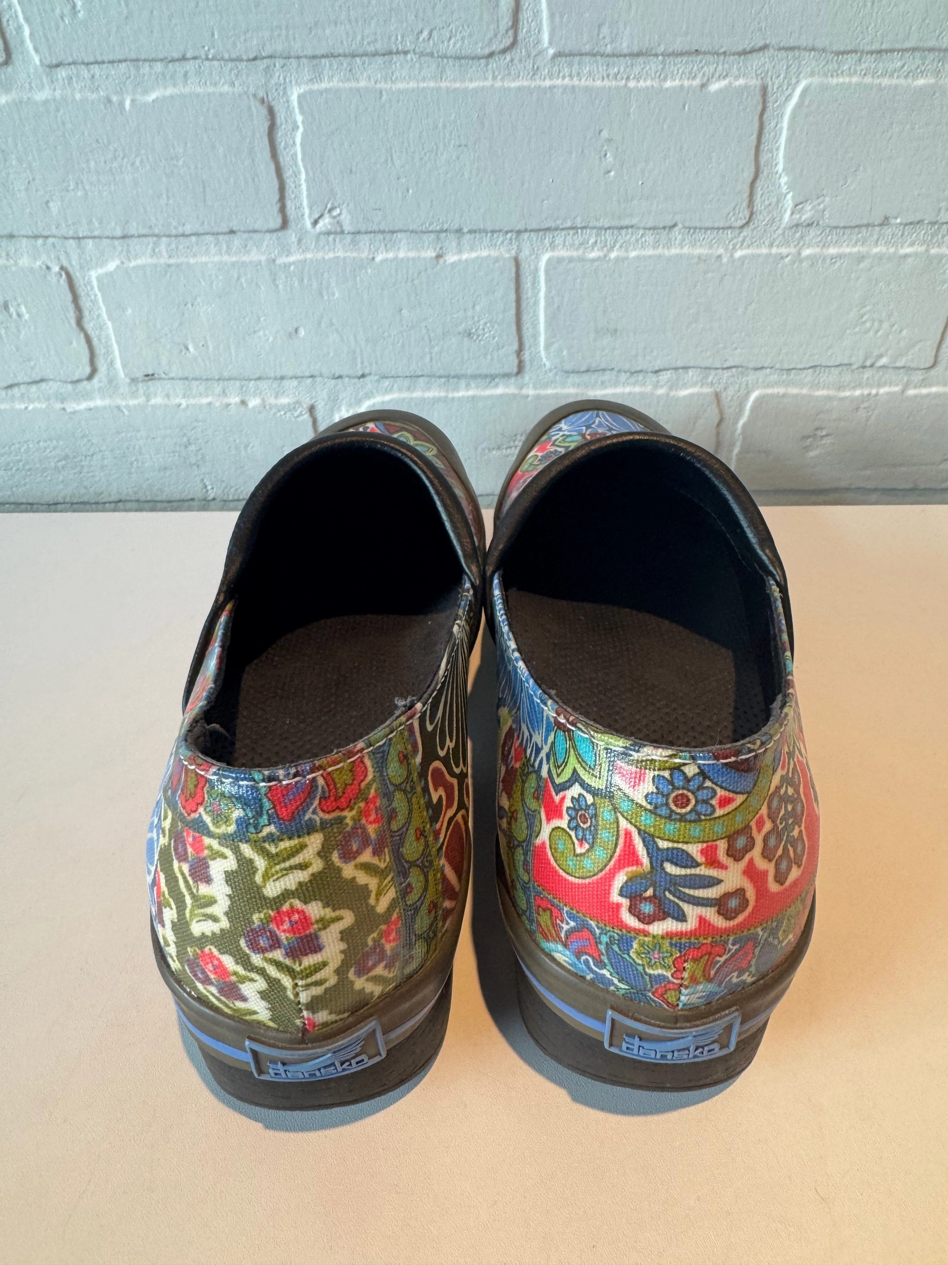Shoes Heels Block By Dansko In Green & Red, Size: 9.5