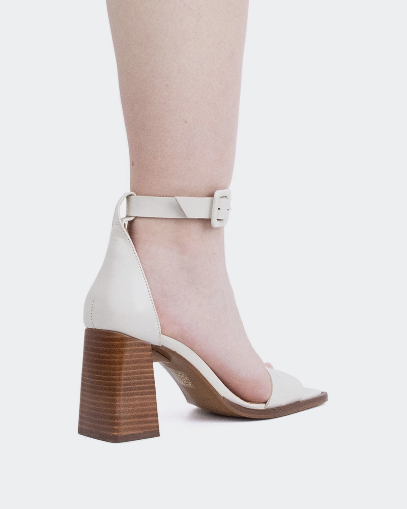 Vertigo, Off White Leather/Cuir Blanc Cassé